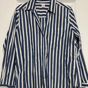 GAP Blue Chambray and White Striped Button Down Shirt